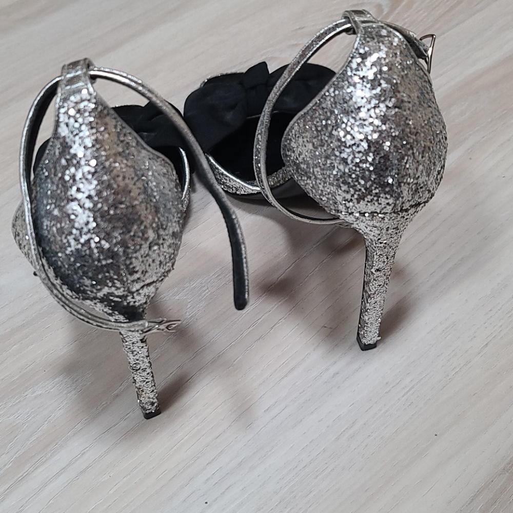 Shoes - Picture 2 of 4